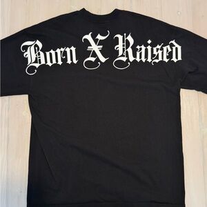 Born X Raised BLACKLETTER JUMBO ARCH Tee